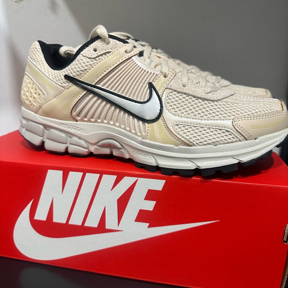 Women’s Nike  VOMERO5